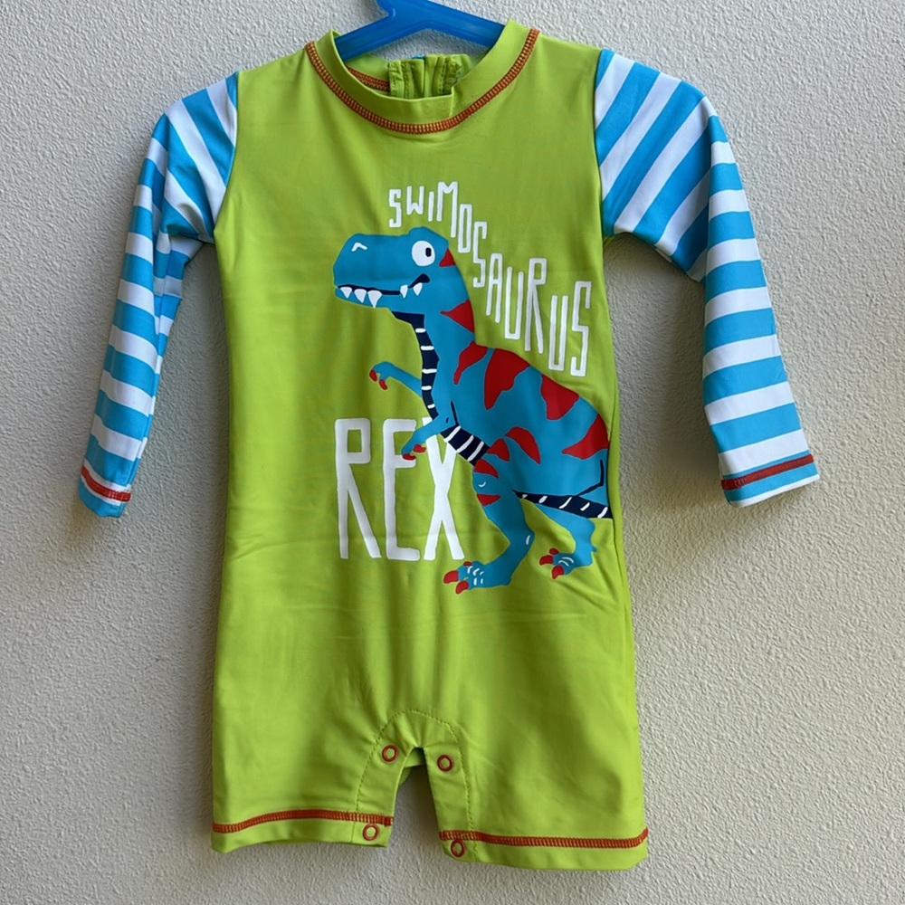 🛍2 for $22 HATLEY, L/S ROARING T-REX BABY RASHGUARD Size 12-18 month